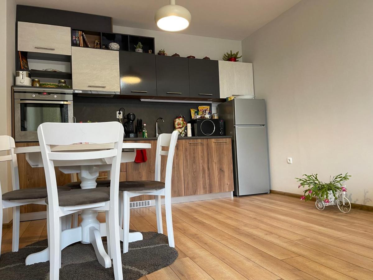 Ferienwohnung Nikol 2 Deluxe Welingrad Exterior foto