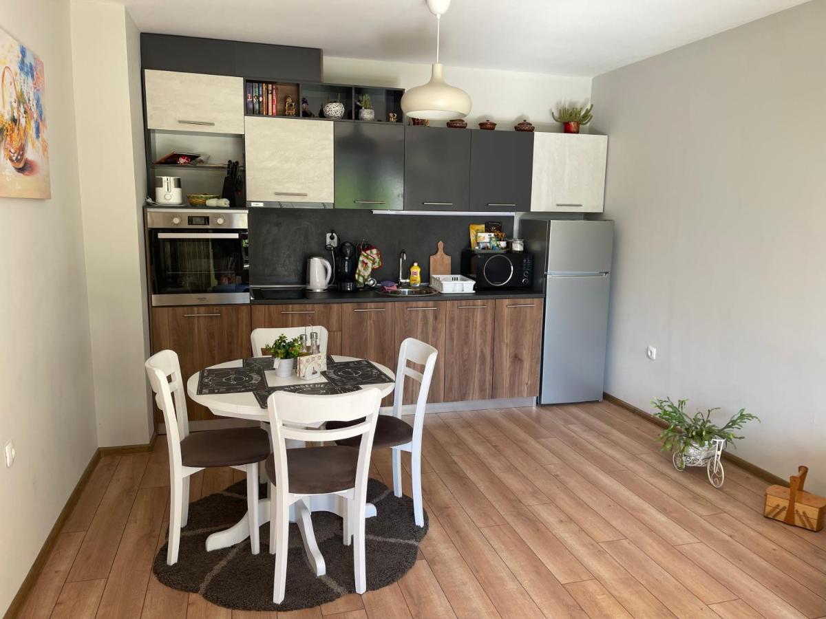 Ferienwohnung Nikol 2 Deluxe Welingrad Exterior foto
